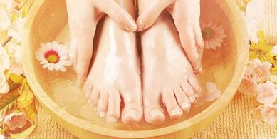 Bathrooms for the treatment of the nail fungus