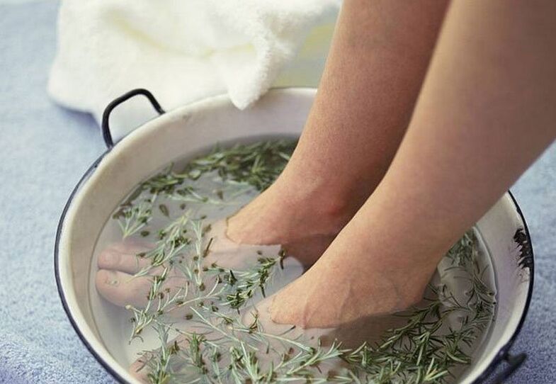Bath with herbal decoction for toenail fungus